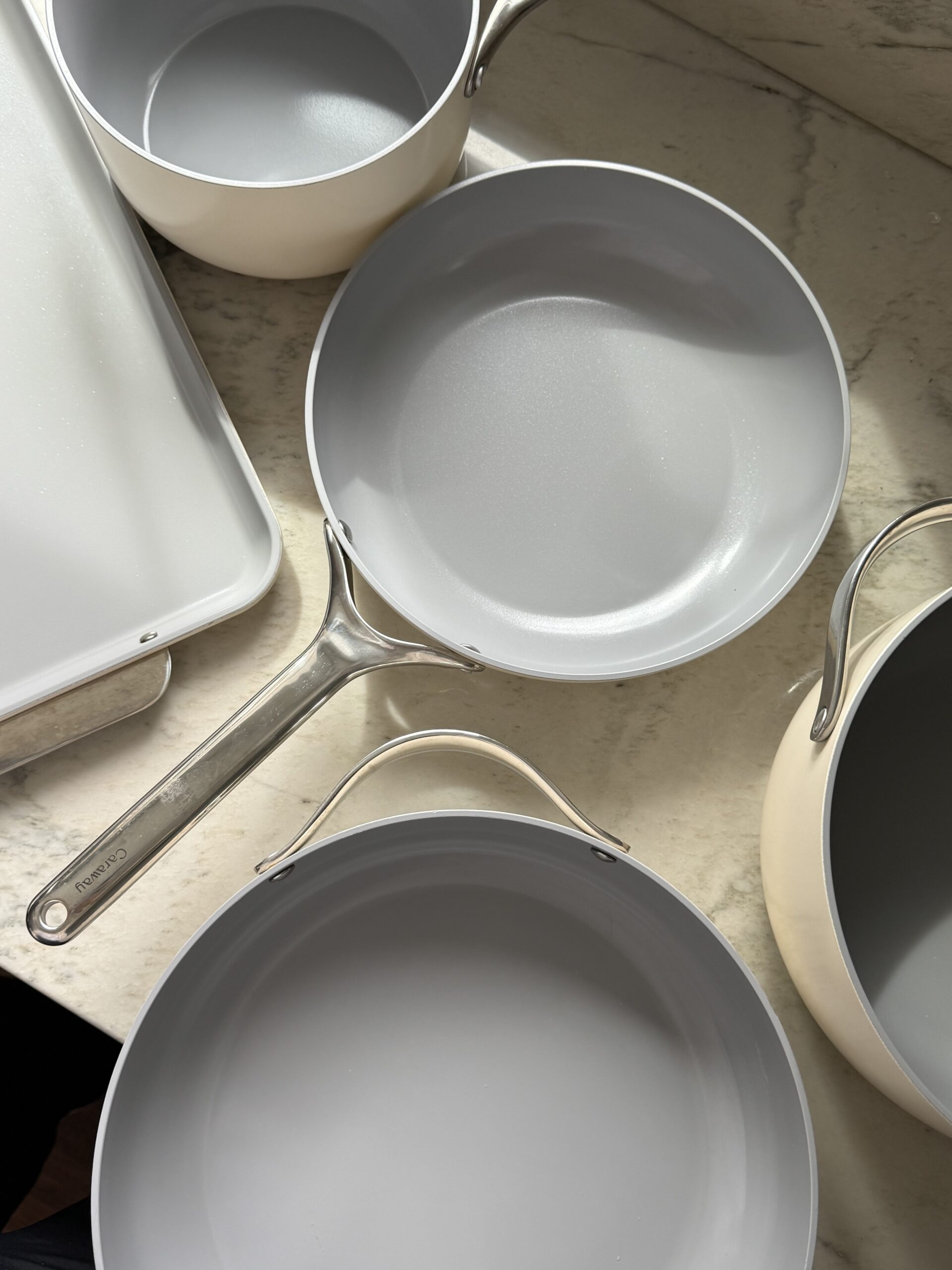 Caraway non-toxic cookware free of PAFS.